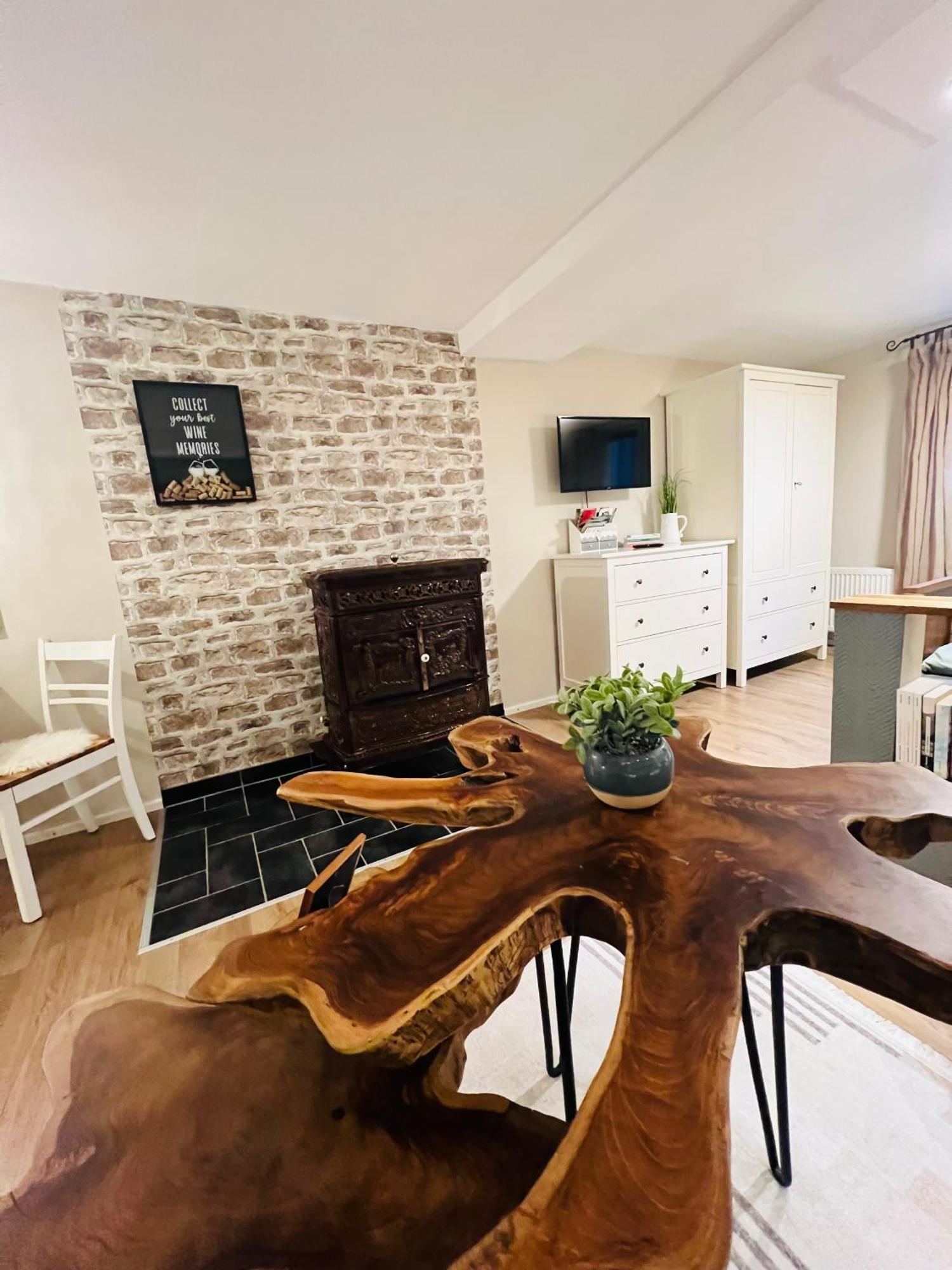 Ferienwohnung Palatina Heuchelheim-Klingen Ngoại thất bức ảnh